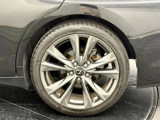 2019 Lexus ES 7th Gen - Image 14 of 21