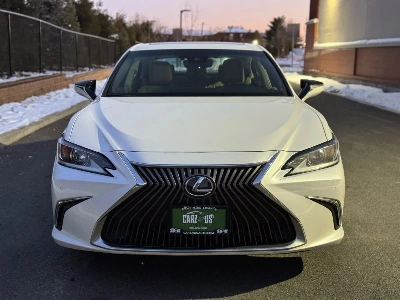 2019 Lexus ES 7th Gen - Image 3 of 12