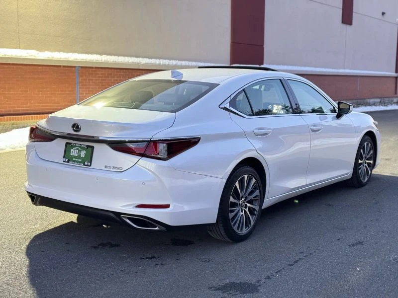 2019 Lexus ES 7th Gen - Image 6 of 12