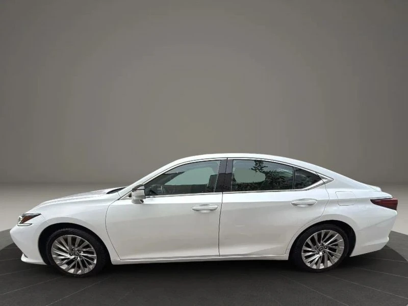 2019 Lexus ES 7th Gen - Image 8 of 12