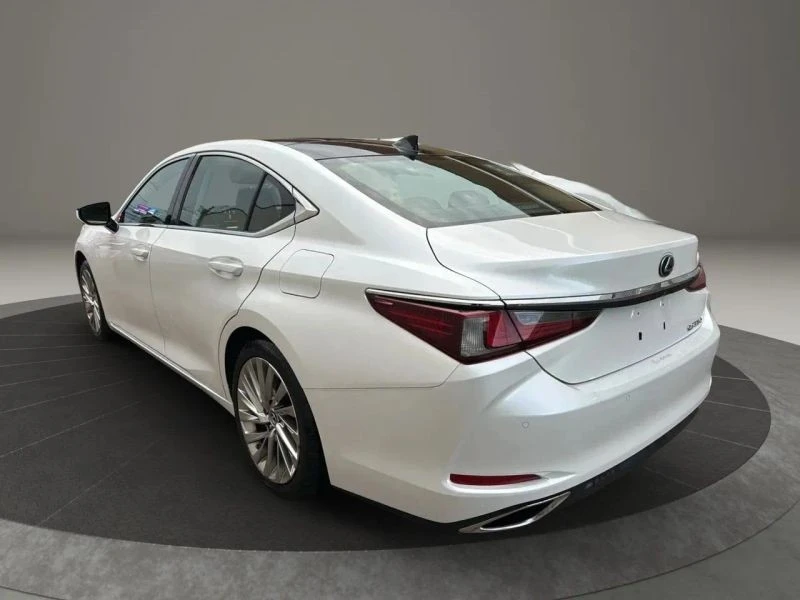 2019 Lexus ES 7th Gen - Image 7 of 12