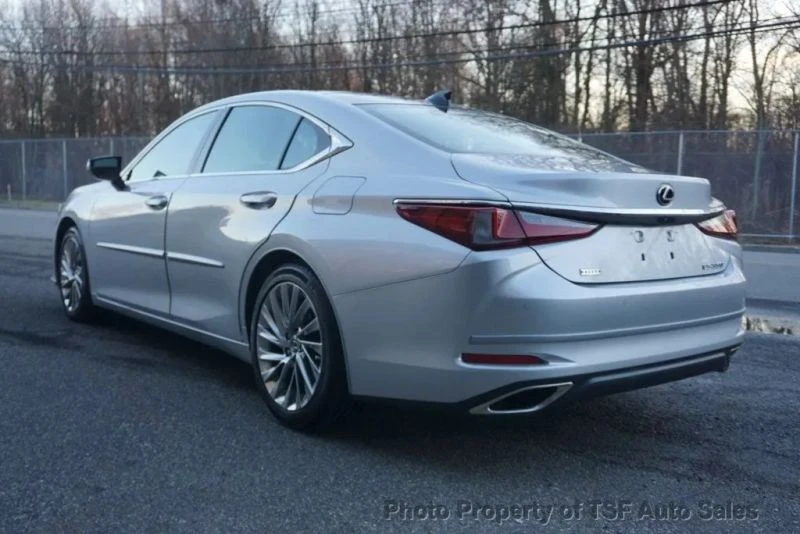2019 Lexus ES 7th Gen - Image 6 of 12