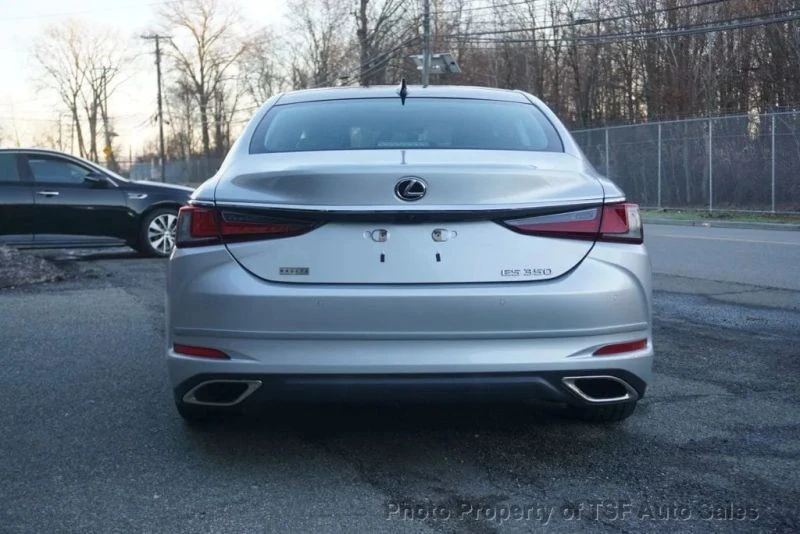 2019 Lexus ES 7th Gen - Image 7 of 12
