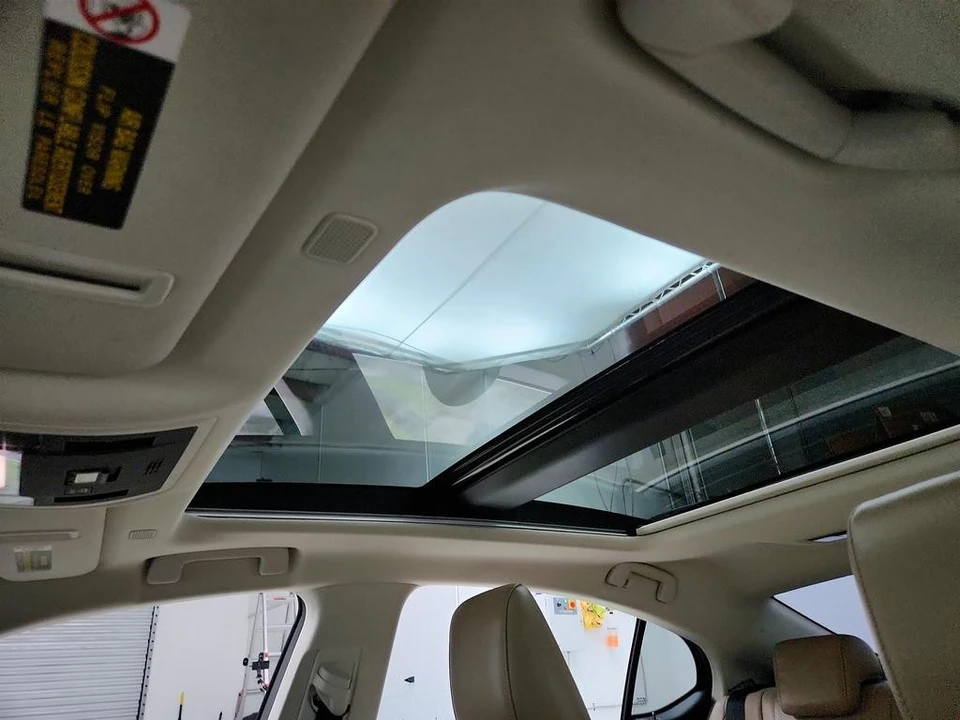 2019 Lexus ES 7th Gen - Image 15 of 21