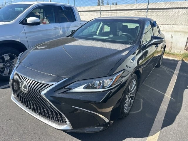 2019 Lexus ES 7th Gen - Image 2 of 14