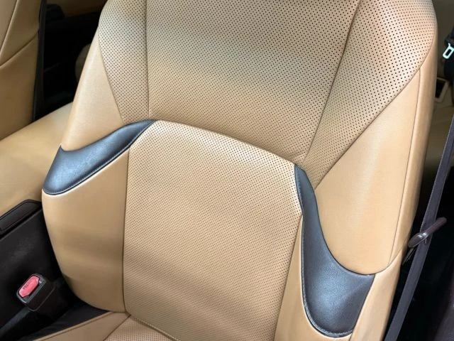 2019 Lexus ES 7th Gen - Image 16 of 21
