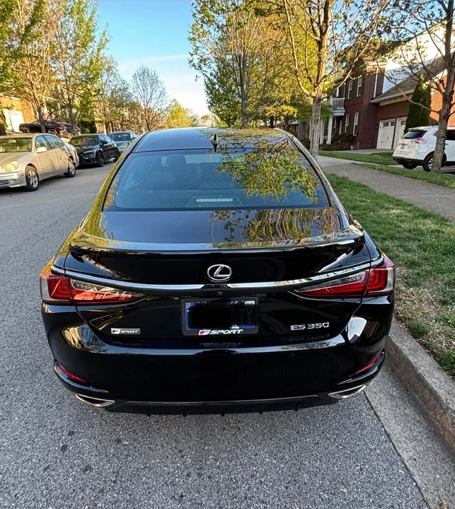 2019 Lexus ES 7th Gen - Image 8 of 10
