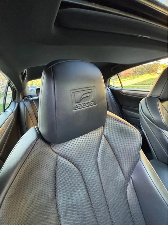 2019 Lexus ES 7th Gen - Image 6 of 10