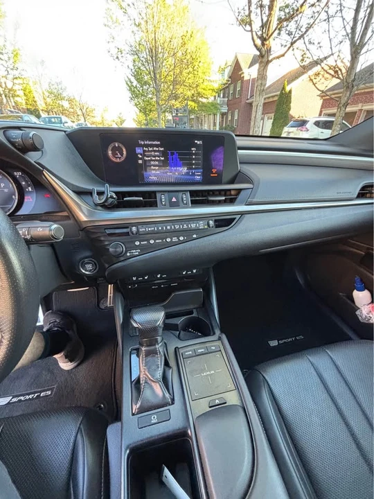 2019 Lexus ES 7th Gen - Image 10 of 10