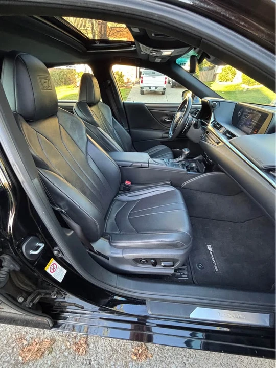 2019 Lexus ES 7th Gen - Image 5 of 10