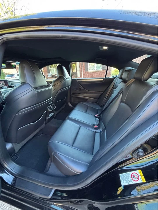 2019 Lexus ES 7th Gen - Image 4 of 10