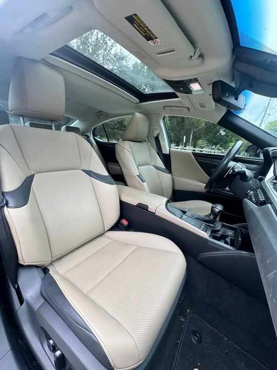 2019 Lexus ES 7th Gen - Image 3 of 12