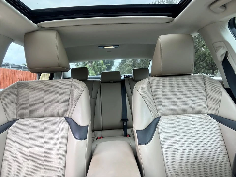 2019 Lexus ES 7th Gen - Image 5 of 12