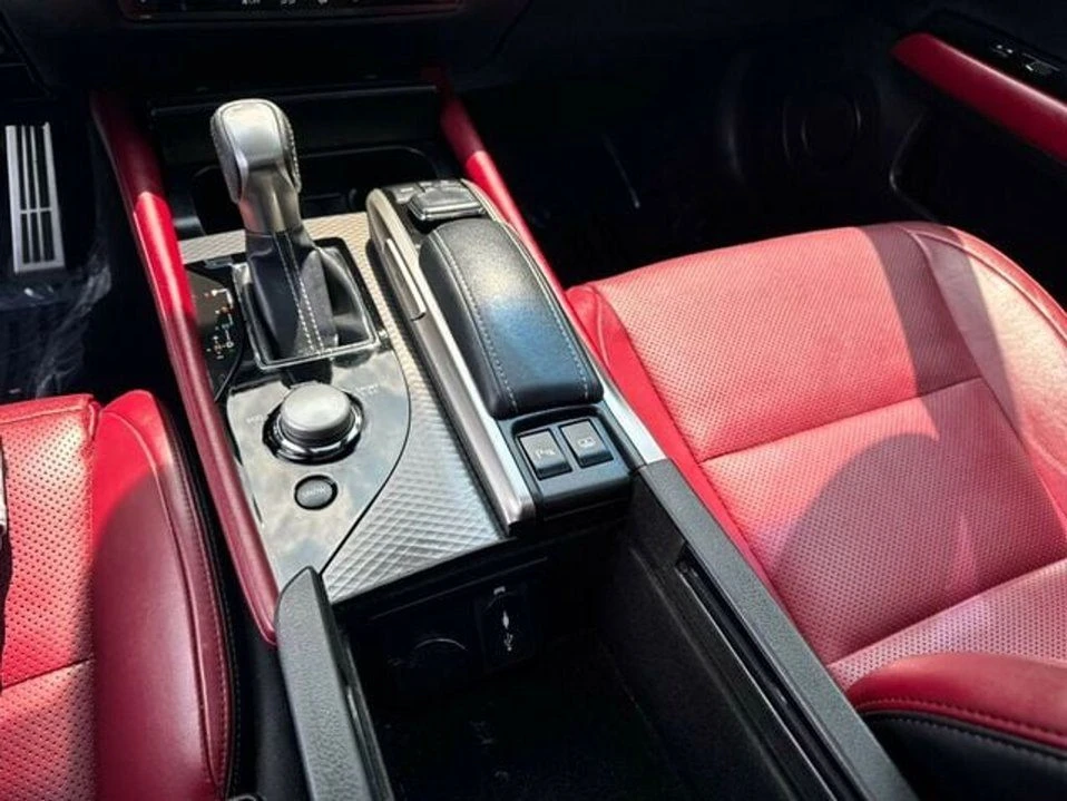 2019 Lexus GS 4th Gen - Image 9 of 20
