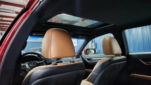 2019 Lexus GS 4th Gen - Image 20 of 21