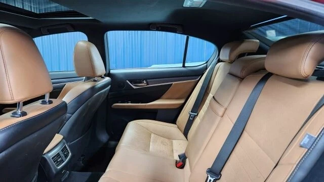 2019 Lexus GS 4th Gen - Image 18 of 21