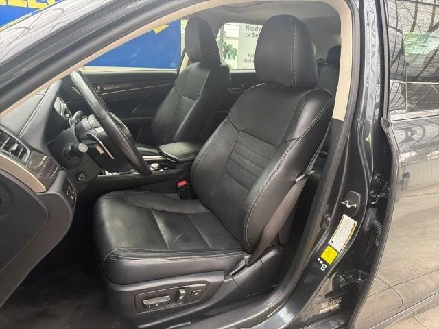 2019 Lexus GS 4th Gen - Image 19 of 31