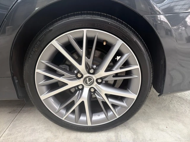 2019 Lexus GS 4th Gen - Image 14 of 31