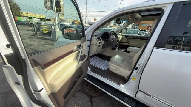 2019 Lexus GX 2nd Gen - Image 12 of 16