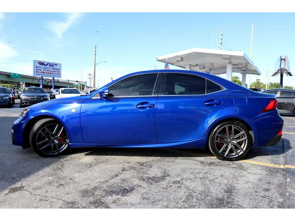 2019 Lexus IS 3rd Gen - Image 9 of 20