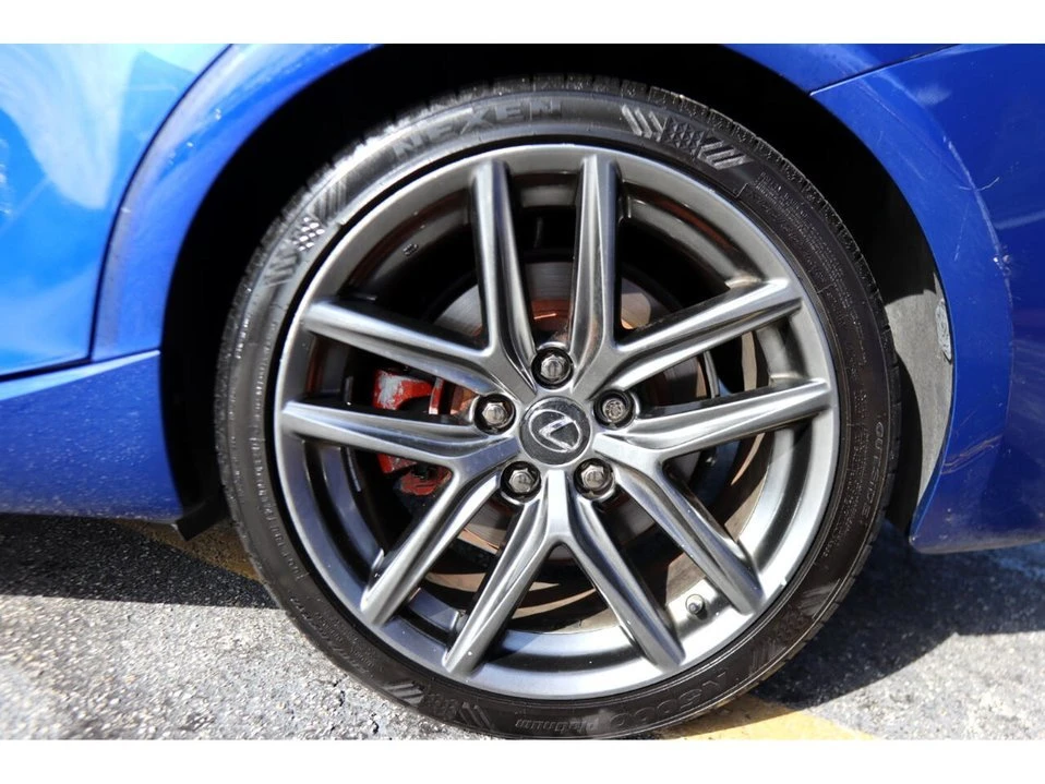 2019 Lexus IS 3rd Gen - Image 15 of 20