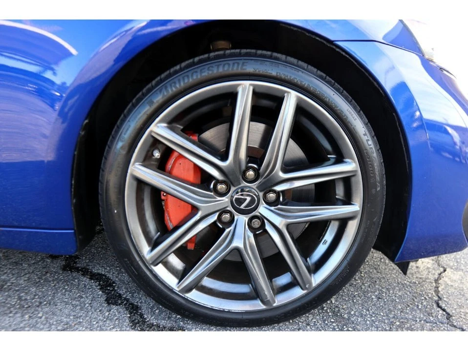 2019 Lexus IS 3rd Gen - Image 17 of 20