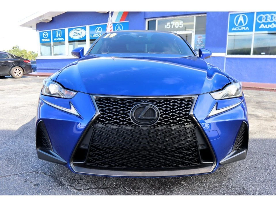 2019 Lexus IS 3rd Gen - Image 13 of 20