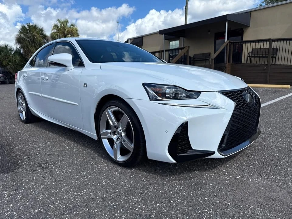 2019 Lexus IS 3rd Gen - Image 5 of 20