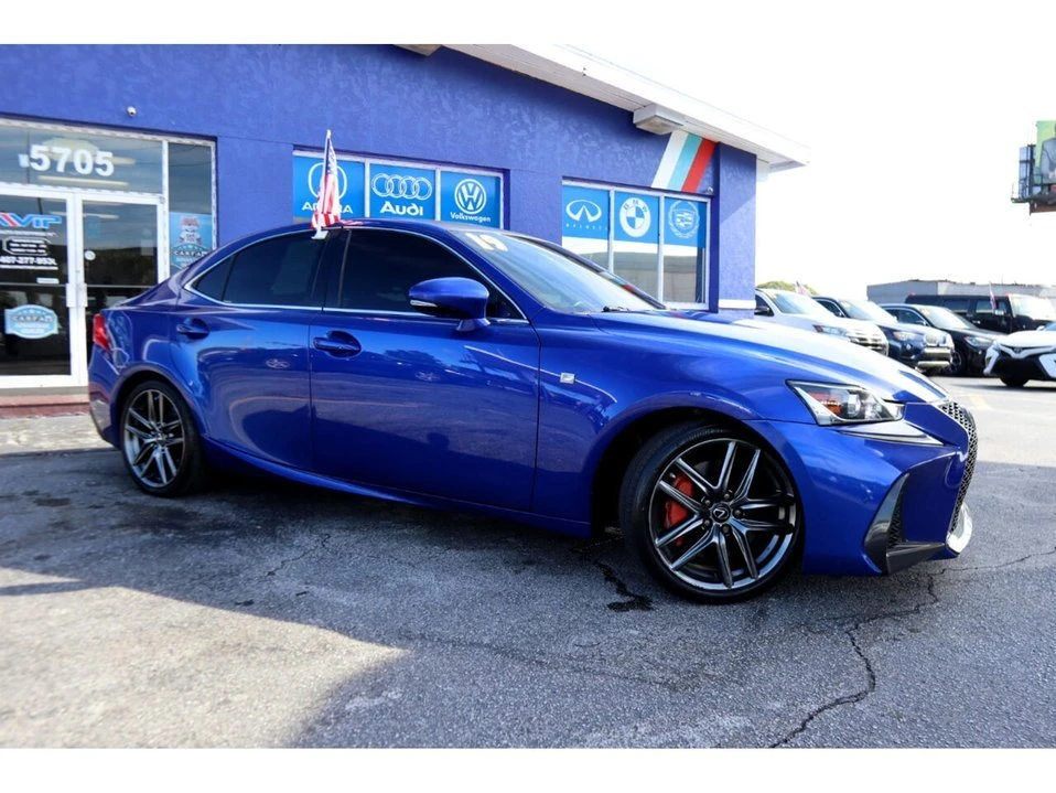 2019 Lexus IS 3rd Gen - Image 4 of 20
