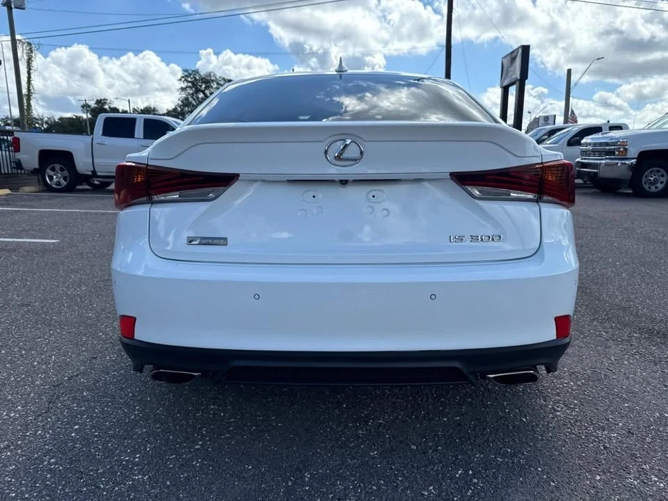 2019 Lexus IS 3rd Gen - Image 8 of 20