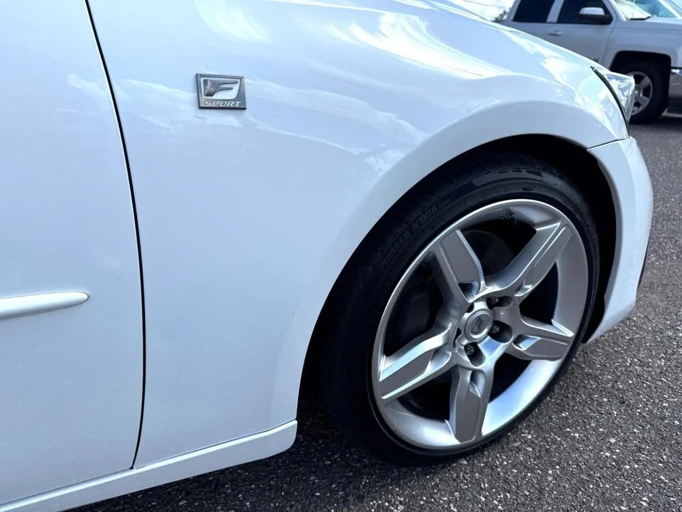 2019 Lexus IS 3rd Gen - Image 11 of 20