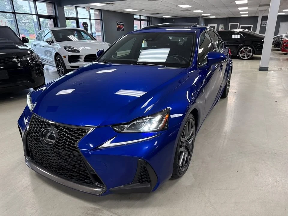 2019 Lexus IS 3rd Gen - Image 10 of 20
