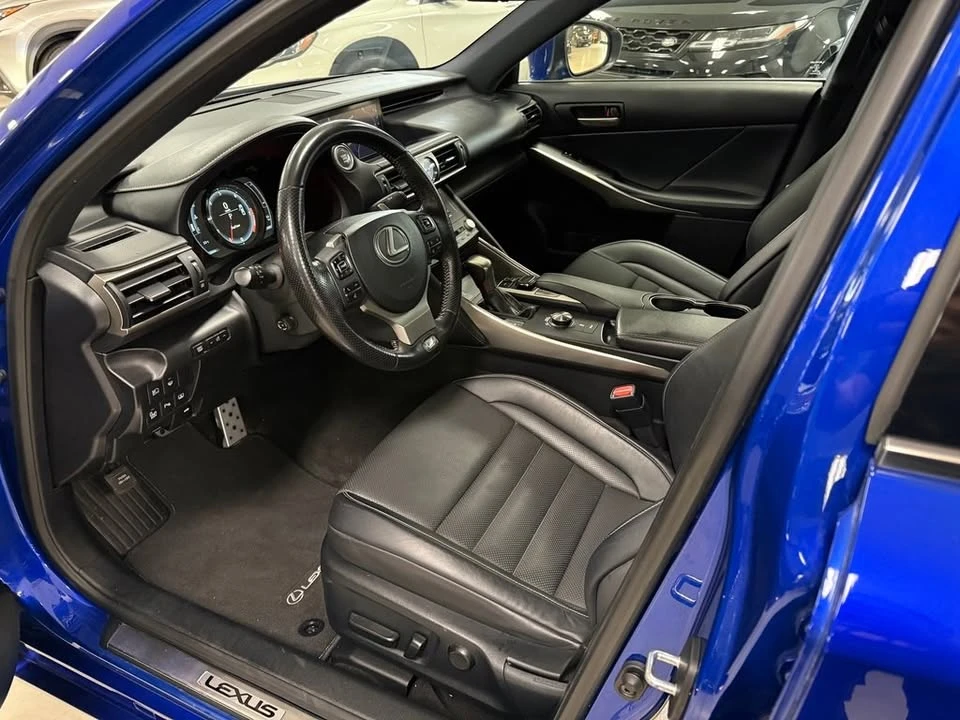 2019 Lexus IS 3rd Gen - Image 17 of 20