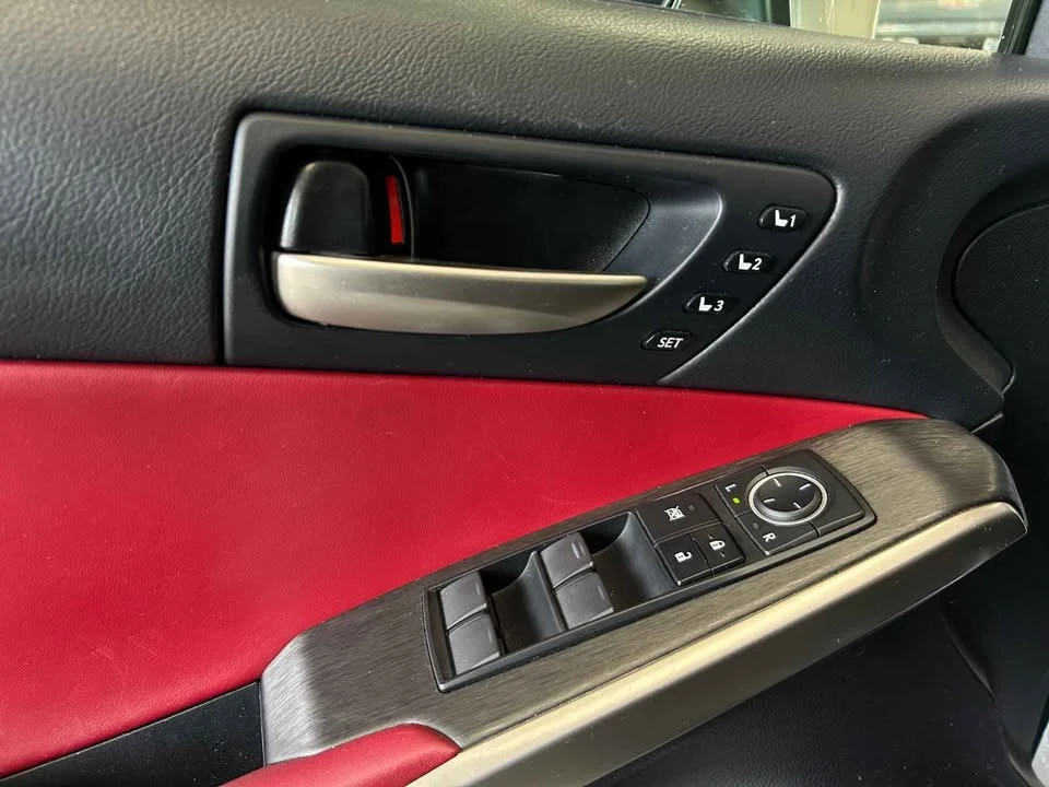 2019 Lexus IS 3rd Gen - Image 16 of 19