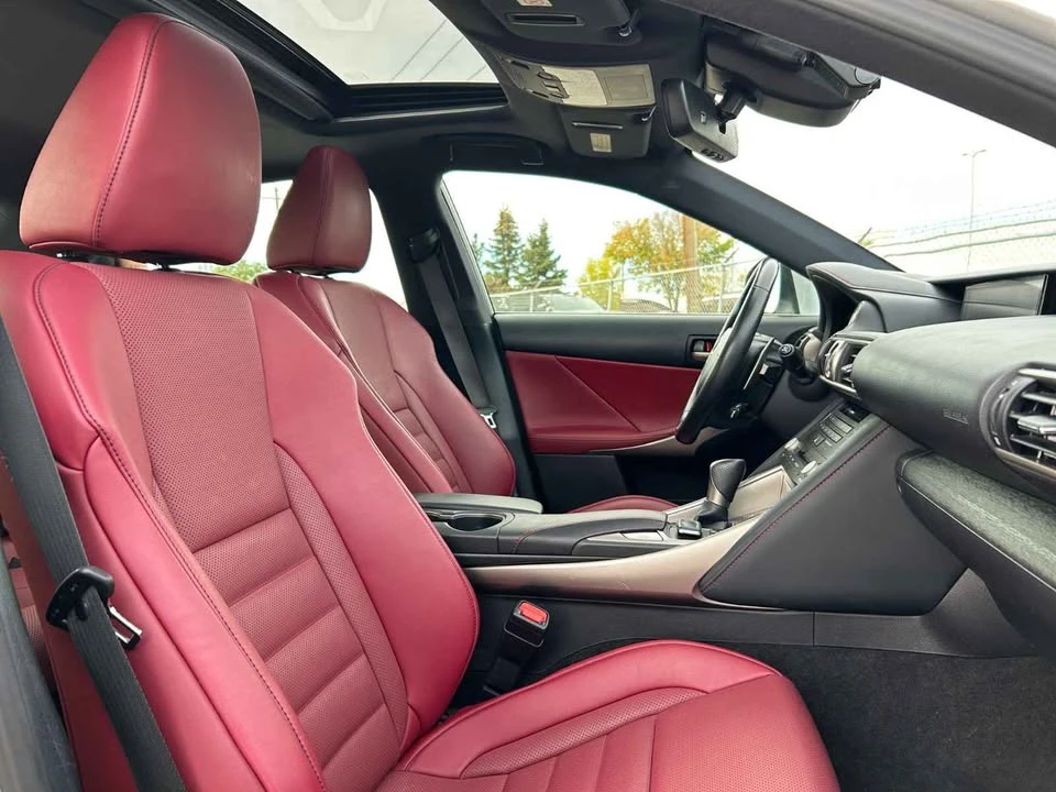 2019 Lexus IS 3rd Gen - Image 18 of 19