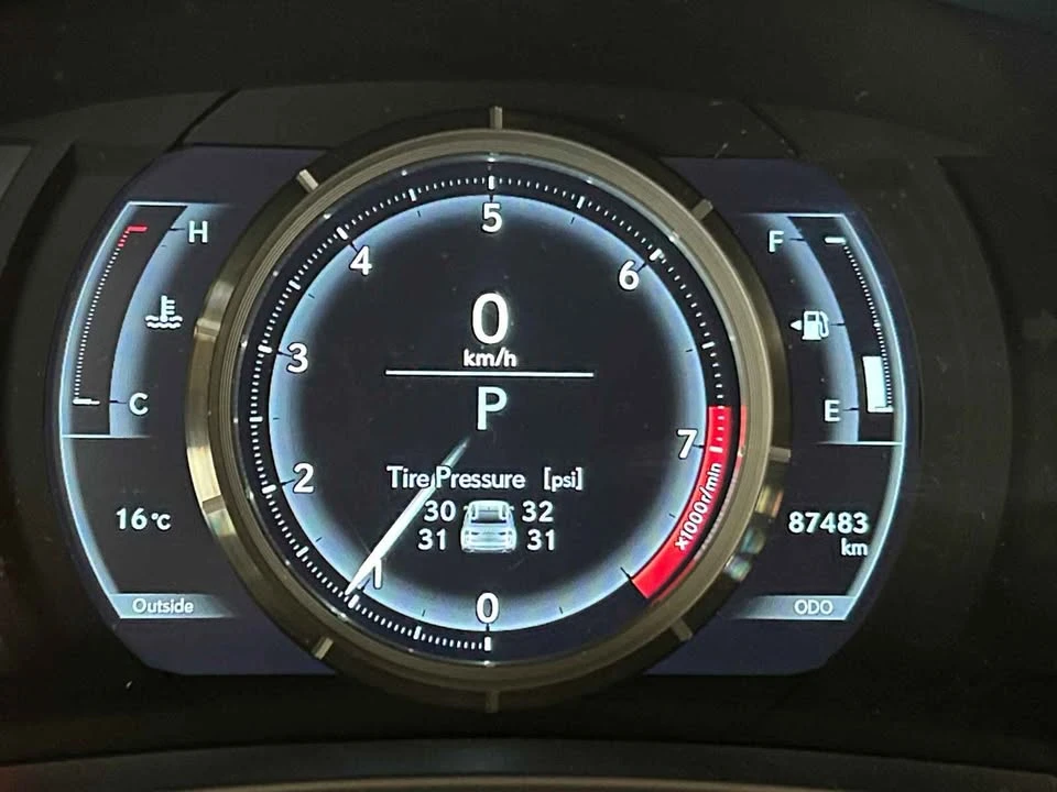 2019 Lexus IS 3rd Gen - Image 11 of 19