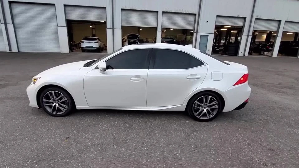 2019 Lexus IS 3rd Gen - Image 5 of 9