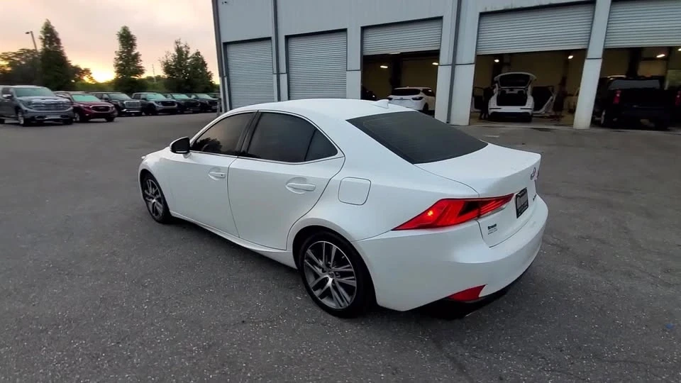 2019 Lexus IS 3rd Gen - Image 6 of 9