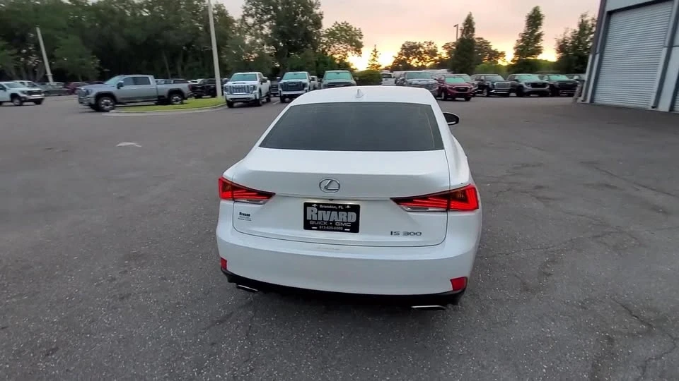 2019 Lexus IS 3rd Gen - Image 7 of 9