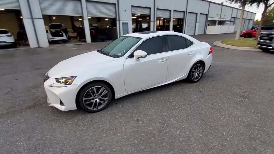 2019 Lexus IS 3rd Gen - Image 4 of 9