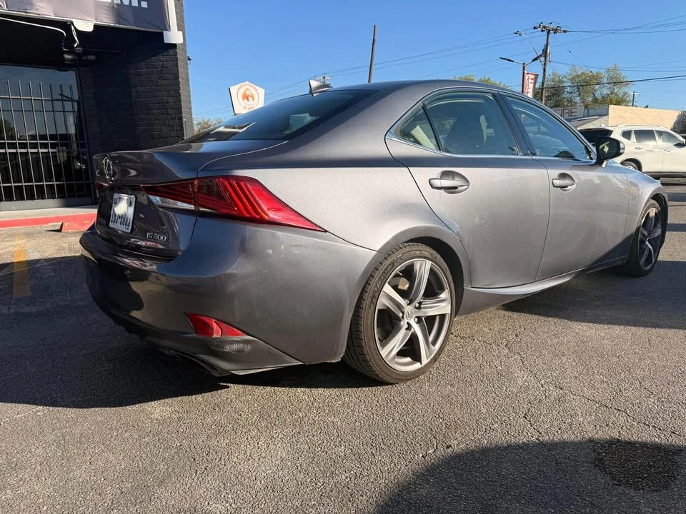 2019 Lexus IS 3rd Gen - Image 4 of 8