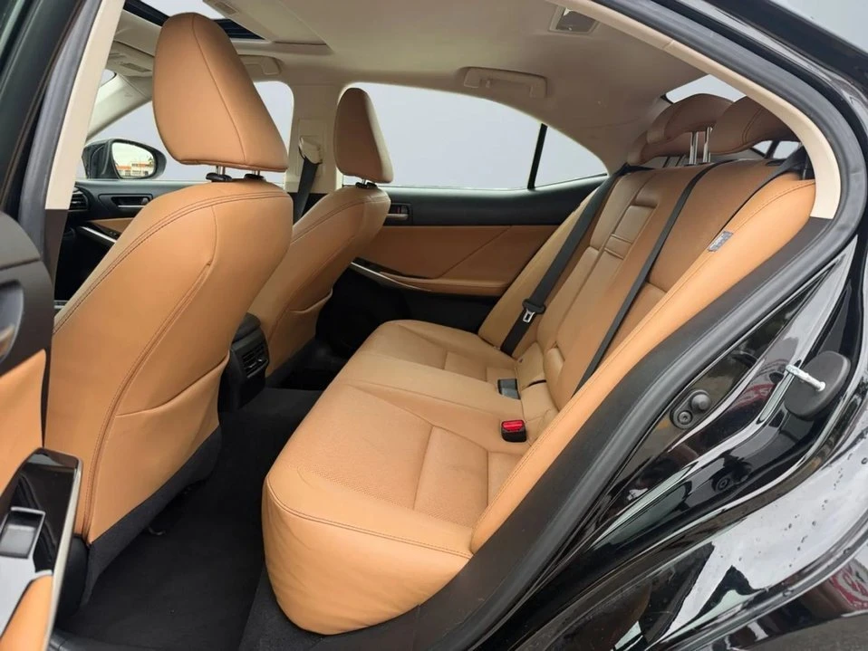 2019 Lexus IS 3rd Gen - Image 13 of 15