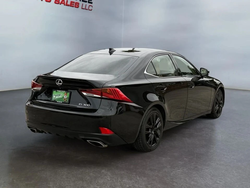 2019 Lexus IS 3rd Gen - Image 5 of 15