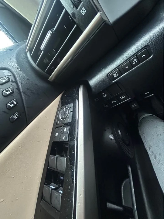 2019 Lexus IS 3rd Gen - Image 8 of 13