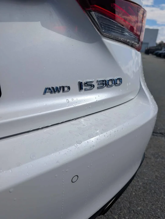 2019 Lexus IS 3rd Gen - Image 6 of 18