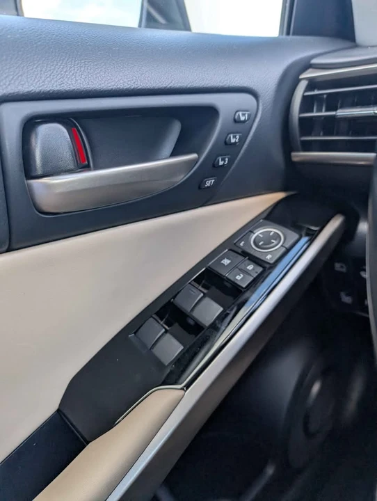 2019 Lexus IS 3rd Gen - Image 16 of 18