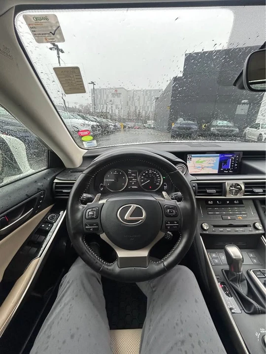2019 Lexus IS 3rd Gen - Image 9 of 13