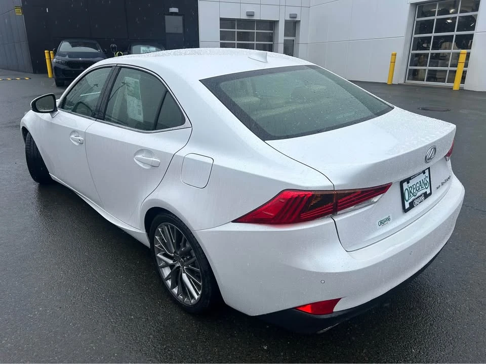 2019 Lexus IS 3rd Gen - Image 4 of 13