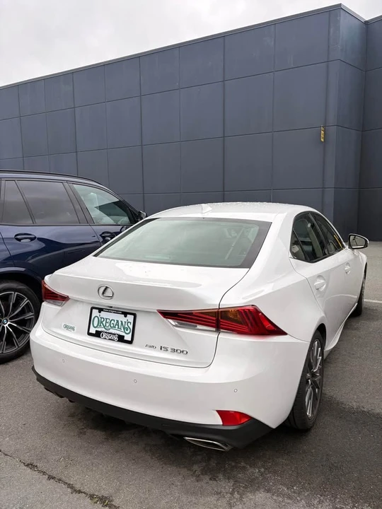 2019 Lexus IS 3rd Gen - Image 4 of 7