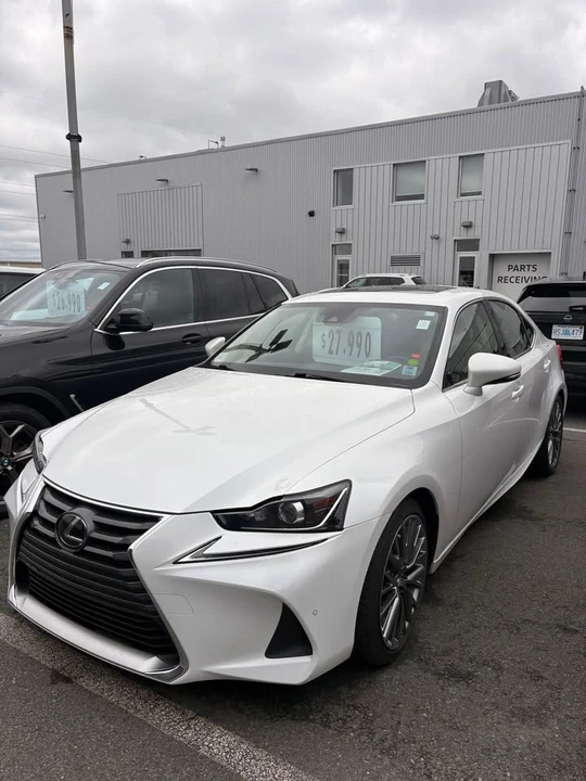 2019 Lexus IS 3rd Gen - Image 2 of 7